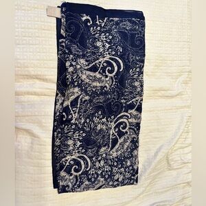 Banana Republic Navy and Cream Paisley scarf